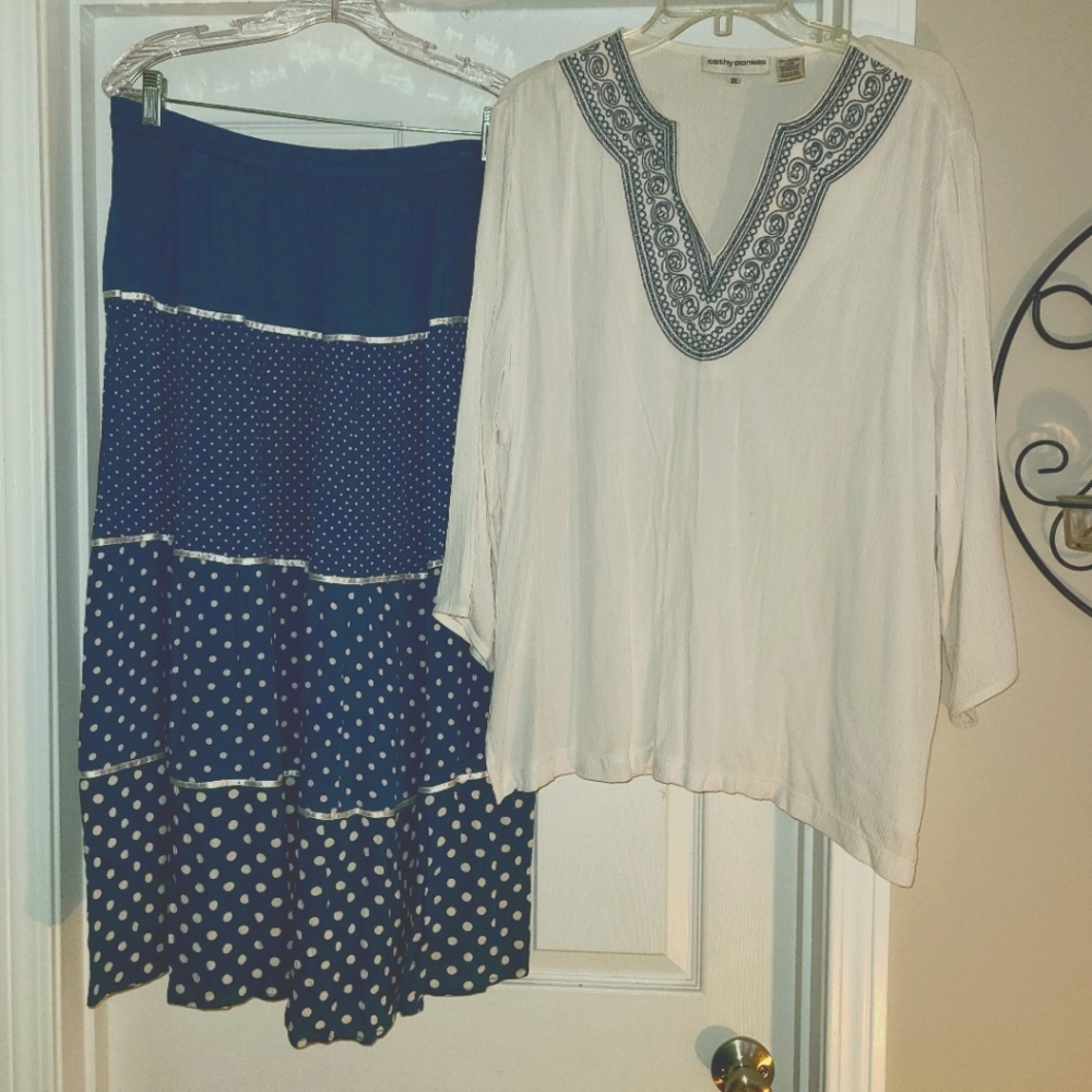 Cathy Daniels 3/4 sleeve rayon guaze embroidered top w/full skirt size XL